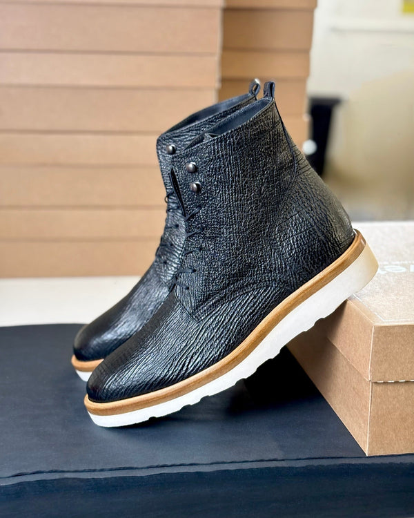 Boots CB Shark